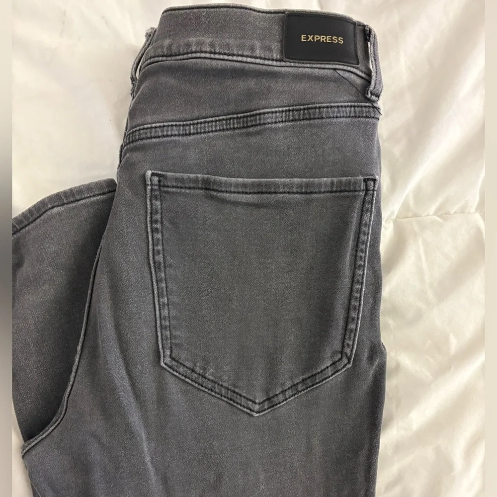Express Skinny High Rise Jeans - Picture 2 of 5